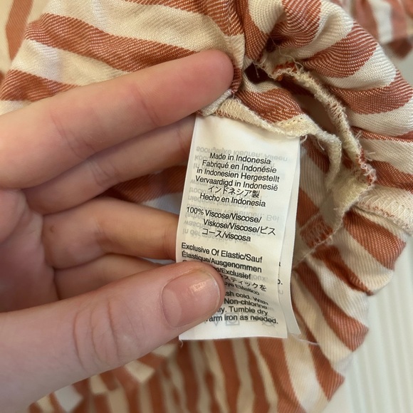 Madewell Courtyard Ruffle-Hem Top in Stripe - Picture 6 of 7